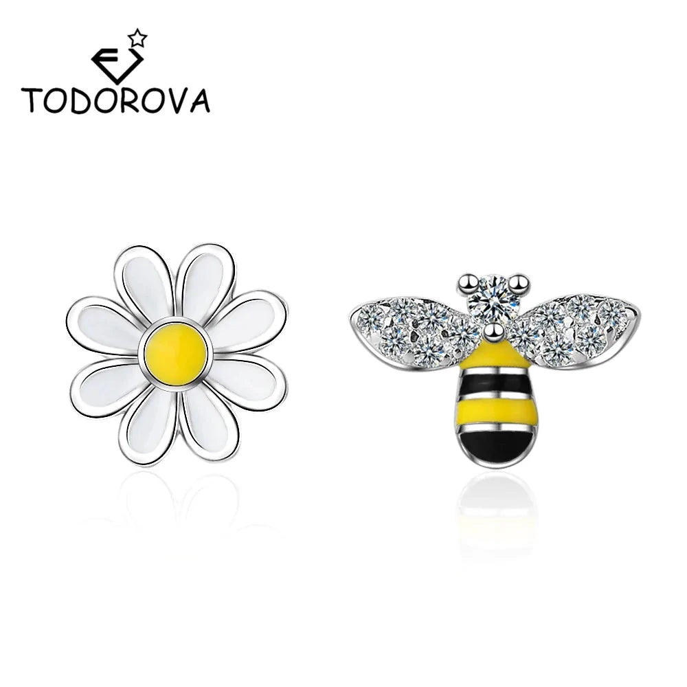 Single Flower And Single Bee Earring WEM Support (www.WEM.support)
