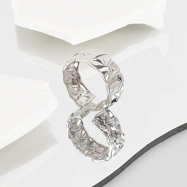 LIVVY Concave-Convex Irregular Surface Wide Ring WEM Support (www.WEM.support)