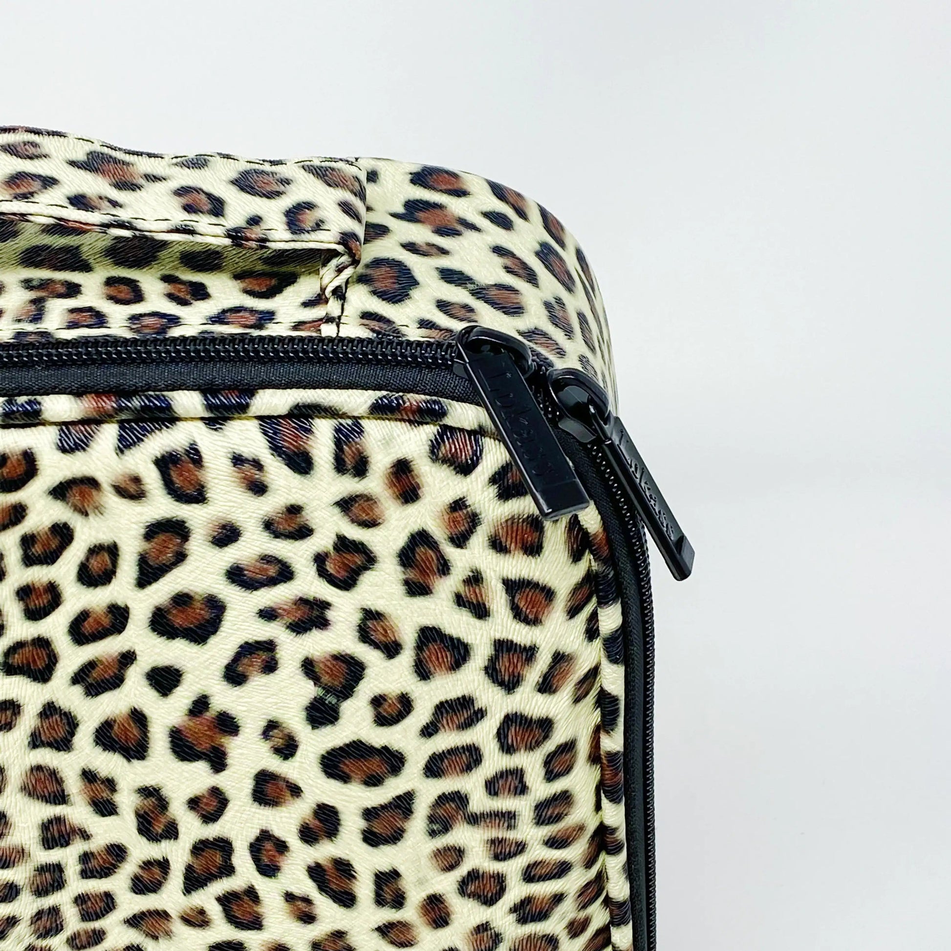 Cheetah Fun Travel Cosmetic Case WEM Support (www.WEM.support)