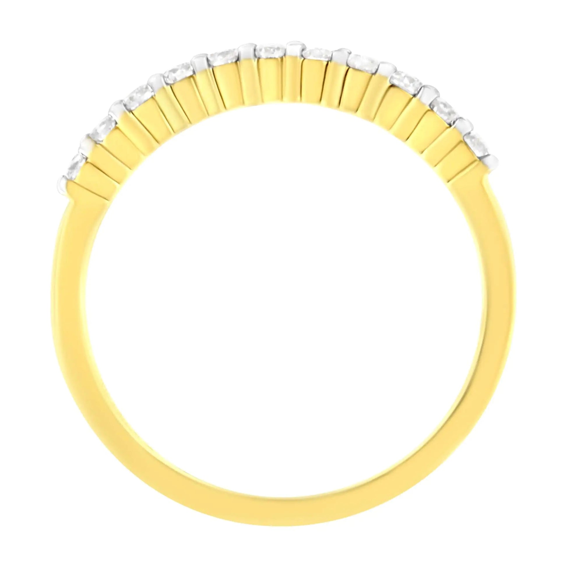 Anillo de Estilo de Banda Estriada de Oro Amarillo de 10K y Diamantes de 1/4 Cttw Certificado por IGI (Color I-J, Claridad I2-I3) WEM Support (www.WEM.support)