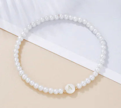 Pulsera Delicada con Perlas y Letra Inicial HejK.com Marketplace LLC