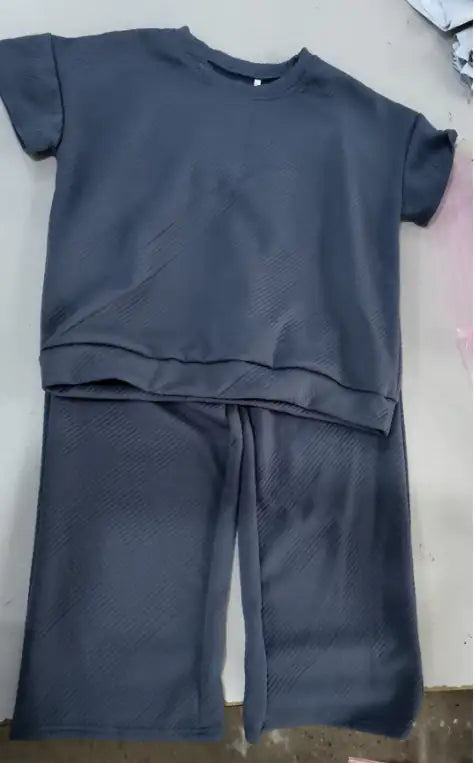 Solid Color Texture Casual Fashion Women's Wear Short-sleeved Trousers Two-piece Set WEM Support (www.WEM.support)