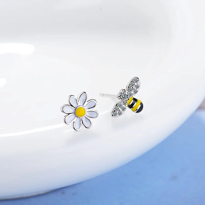 Single Flower And Single Bee Earring WEM Support (www.WEM.support)