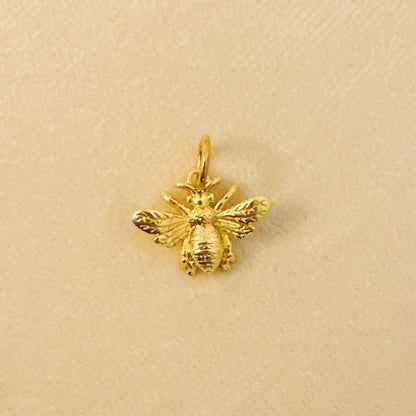 Bee The Queen Seamless Clip Charm WEM Support (www.WEM.support)