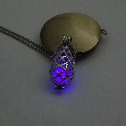 Moon Glowing Necklace WEM Support (www.WEM.support)