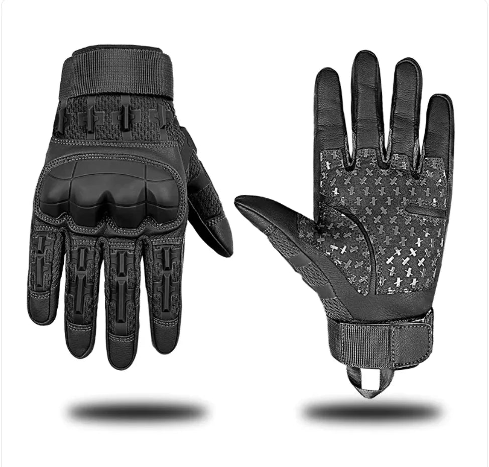 Pair of outdoor full-finger anti-skid gloves with touchscreen compatibility, in camouflage pattern.