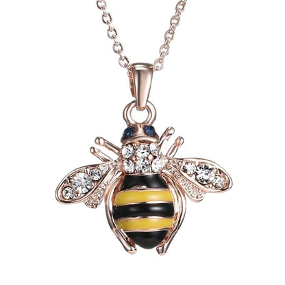 Bee Pendant With Feature Wings And Chain WEM Support (www.WEM.support)