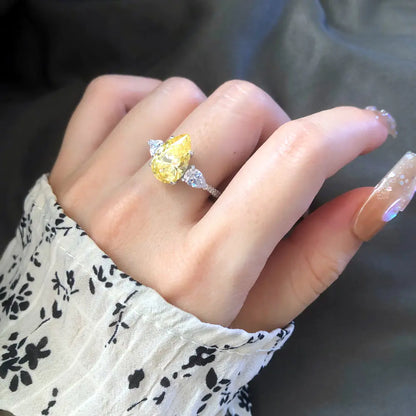 Drop-Shaped Yellow Diamond Ring in Sterling Silver
