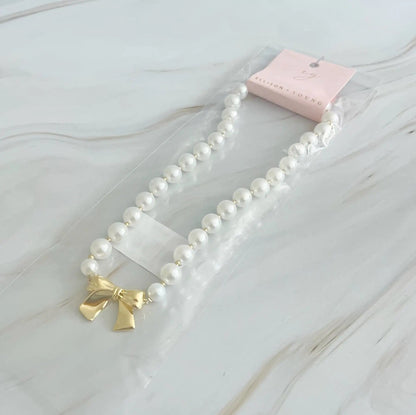 Bow And Pearls Necklace WEM Support (www.WEM.support)