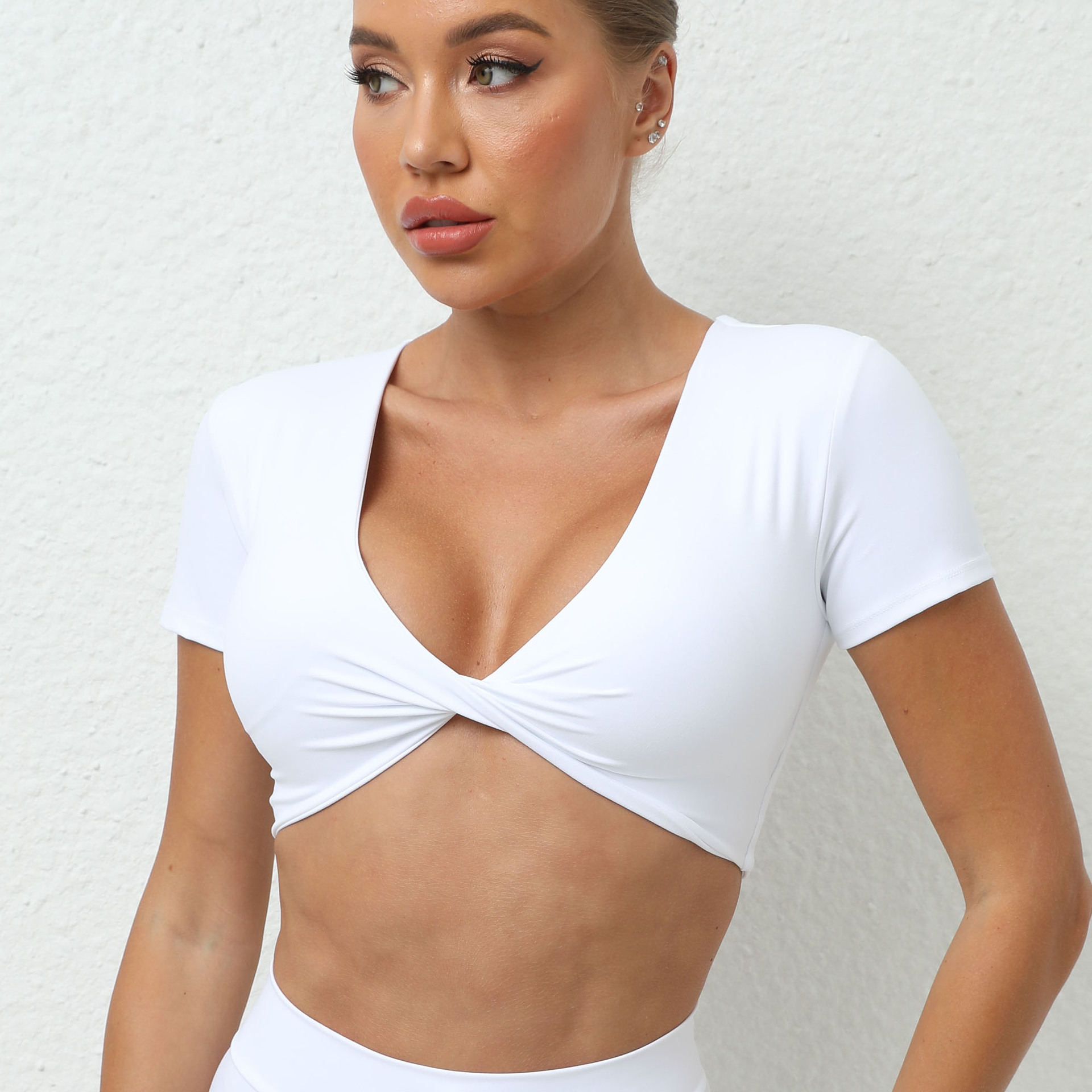 Slim-Fit V-Neck Yoga Tee – Stylish & Sporty Activewear HejK.com