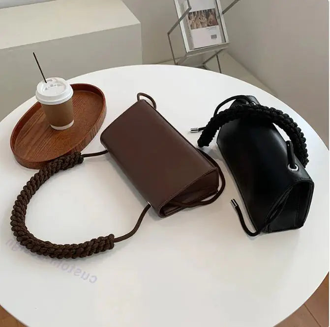 Woven Large Capacity Simple One-Shoulder Diagonal Bag WEM Support (www.WEM.support)