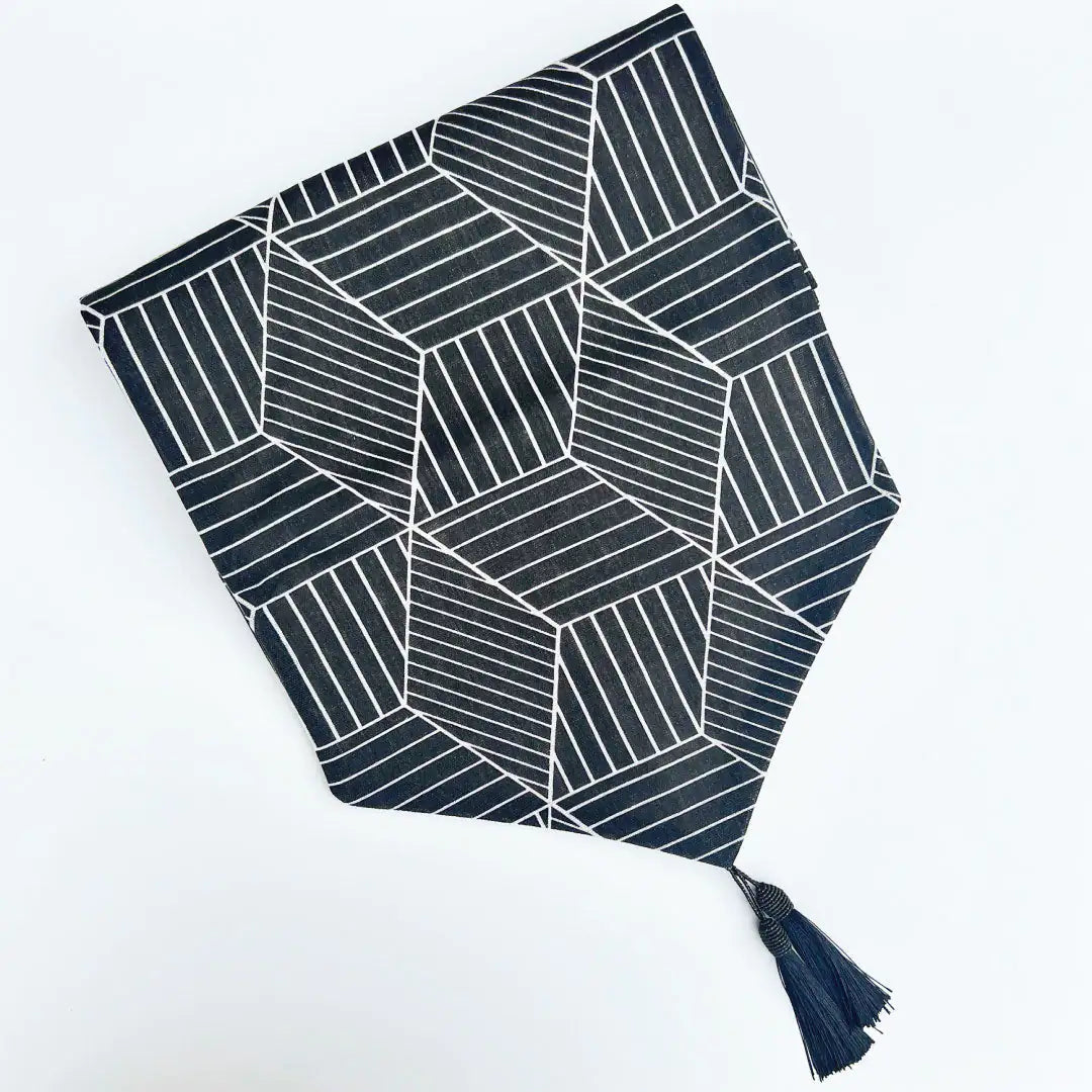 Amalfi Table Runner WEM Support (www.WEM.support)