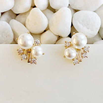 Estate Pearl And Shine Stud Earrings WEM Support (www.WEM.support)