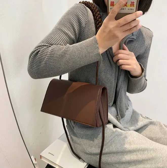 Woven Large Capacity Simple One-Shoulder Diagonal Bag WEM Support (www.WEM.support)