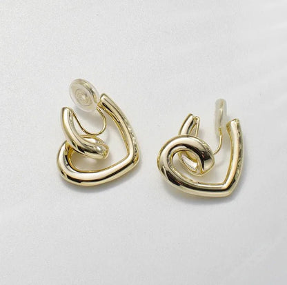 Elegant Metal Love Mosquito Coil Ear Clips - Catch Cards