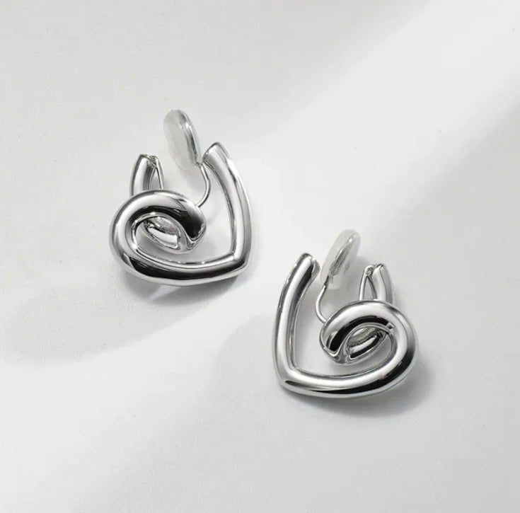 Elegant Metal Love Mosquito Coil Ear Clips - Catch Cards