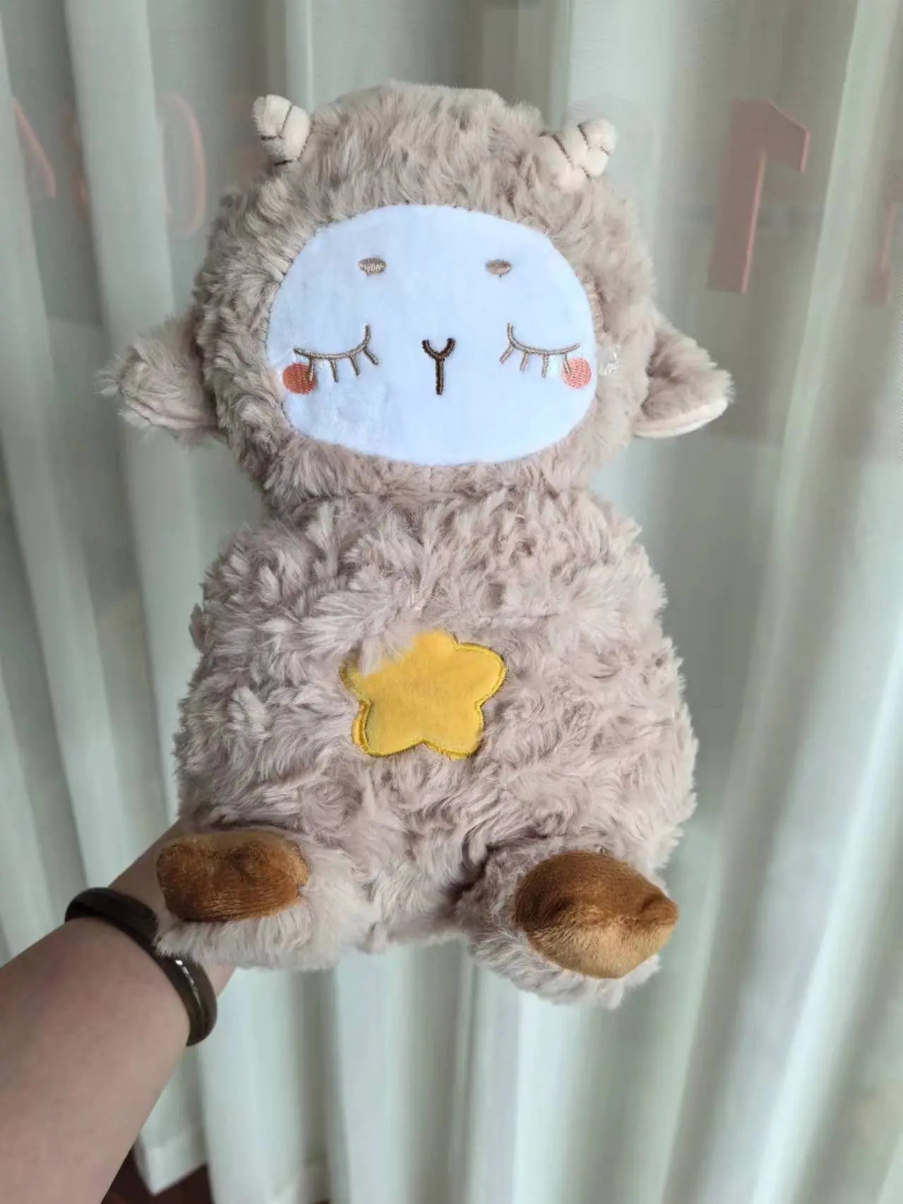 Otter de Pelúcia Musical Máquina de Som Soothe 'n Snuggle Portátil com Detalhes Sensoriais, Música, Luzes e Movimento de Respiração Rítmica WEM Support (www.WEM.support)