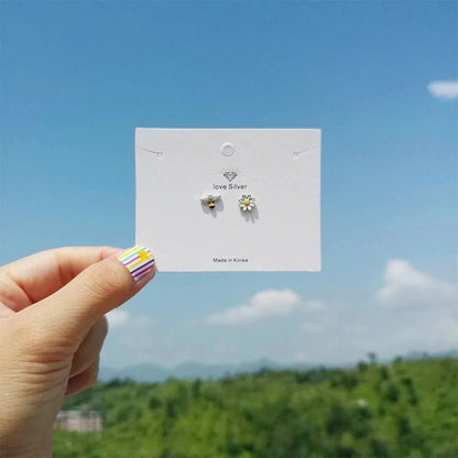 Single Flower And Single Bee Earring WEM Support (www.WEM.support)