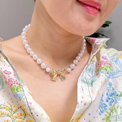 Bow And Pearls Necklace WEM Support (www.WEM.support)