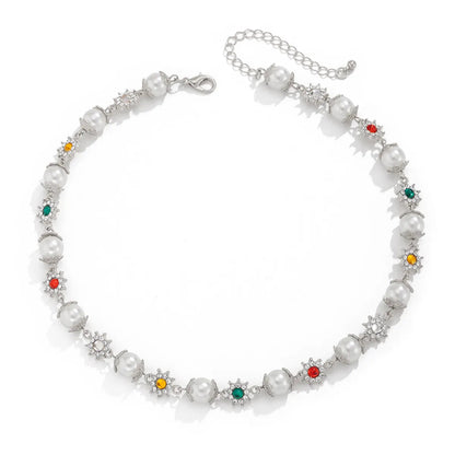 Colored Diamond-embedded Small Flower Pearl Necklace WEM Support (www.WEM.support)