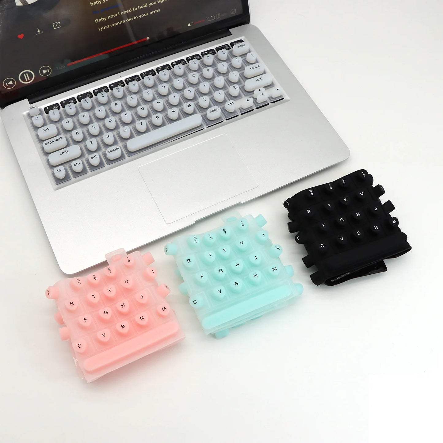 Silicone Laptop Protector - Catch Cards