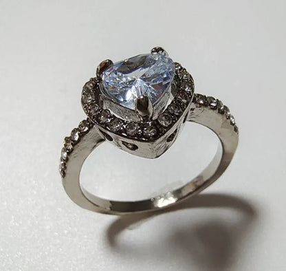 Sparkling Love Heart Ring - Catch Cards