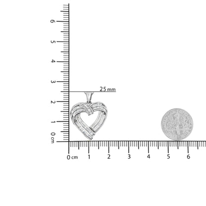 Colar com Pingente em Forma de Coração em Prata de Lei e Diamantes Baguete de 7/8 cttw (I-J, I2-I3) WEM Support (www.WEM.support)