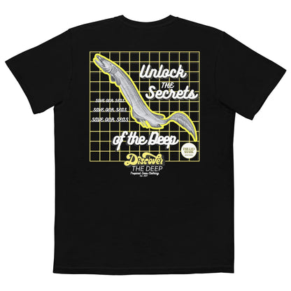 Discover the Deep Frilled Shark Edition Pocket T-shirt WEM Support (www.WEM.support)