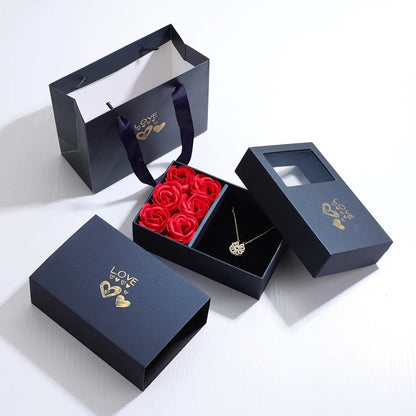 Rose Gift Box with Four-Leaf Grass and Heart Necklaces HejK.com