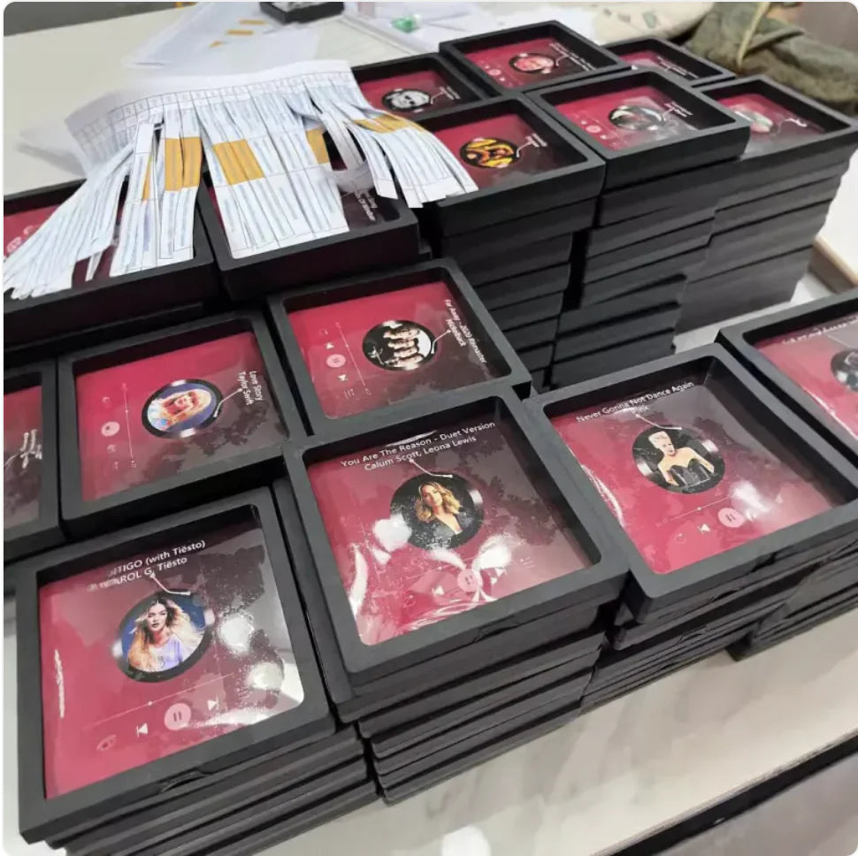 Caixa de Música com Ímãs de Geladeira WEM Support (www.WEM.support)