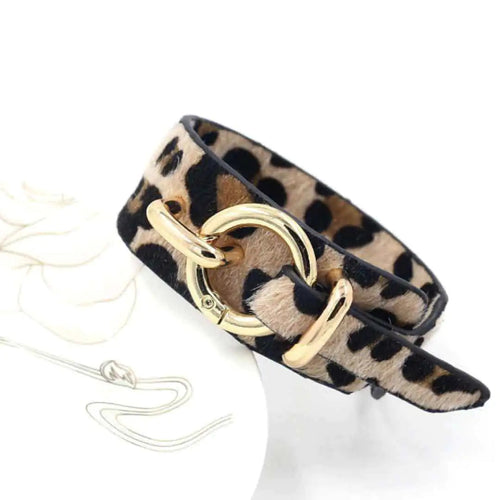 Round Lock Bracelet - Faux Fur - White WEM Support (www.WEM.support)