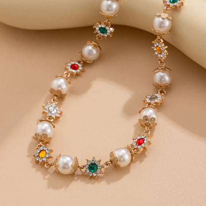 Colored Diamond-embedded Small Flower Pearl Necklace WEM Support (www.WEM.support)