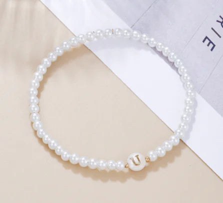 Pulsera Delicada con Perlas y Letra Inicial HejK.com Marketplace LLC